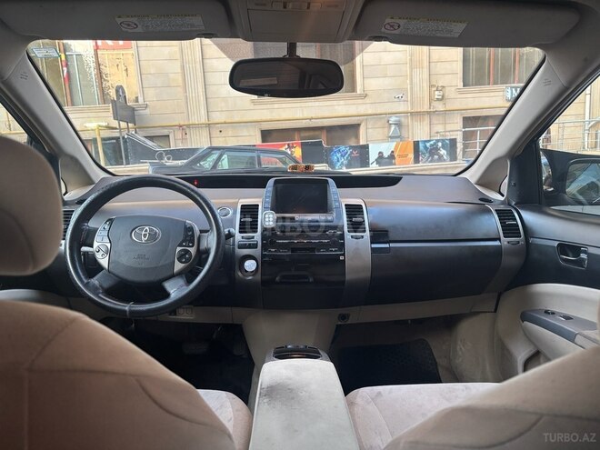 Toyota Prius-7