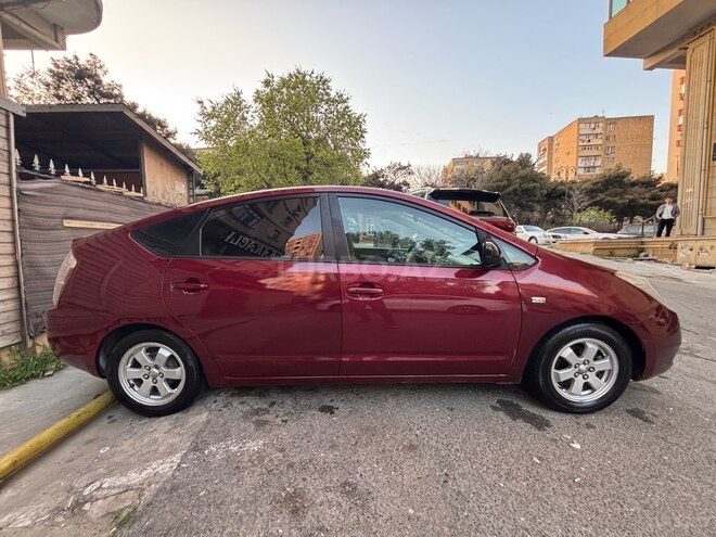 Toyota Prius-5