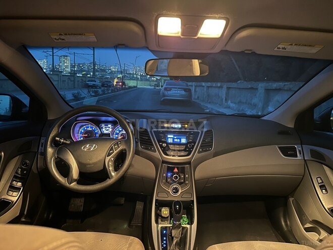 Hyundai Elantra-7