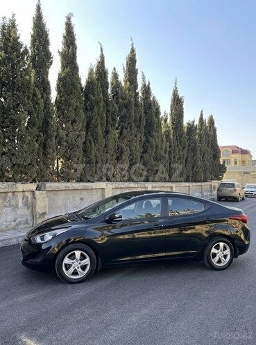 Hyundai Elantra-4