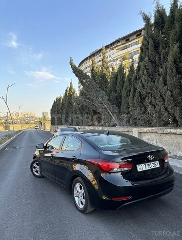 Hyundai Elantra-3