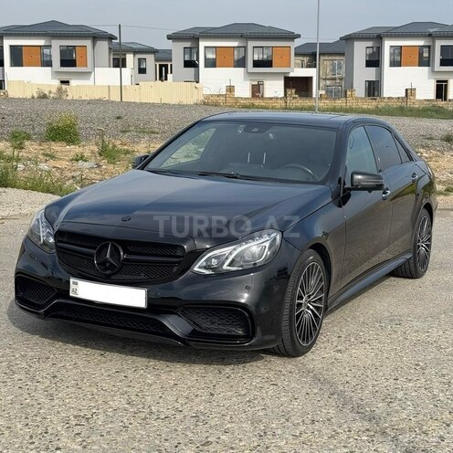 Mercedes E 350 4MATIC-3