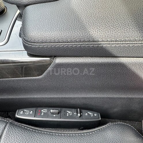 Mercedes E 350 4MATIC-14