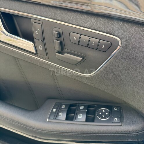 Mercedes E 350 4MATIC-12