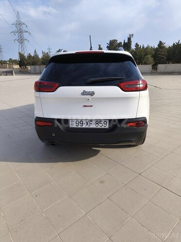 Jeep Cherokee-3