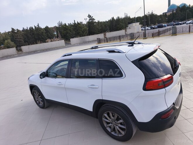 Jeep Cherokee-2
