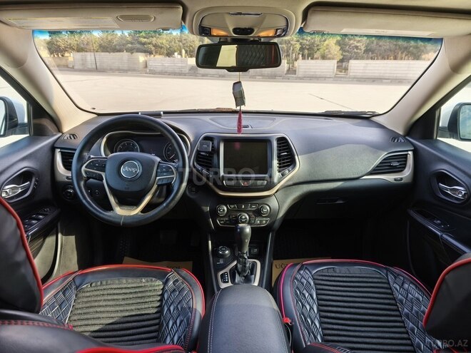 Jeep Cherokee-6