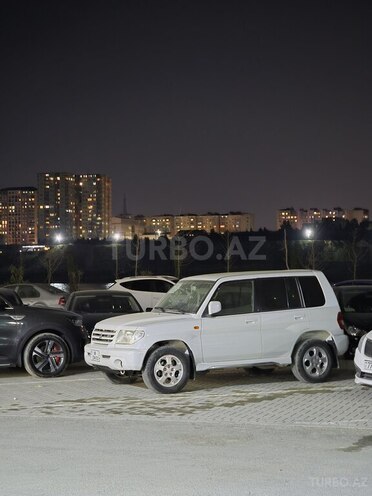 Mitsubishi Pajero io-2