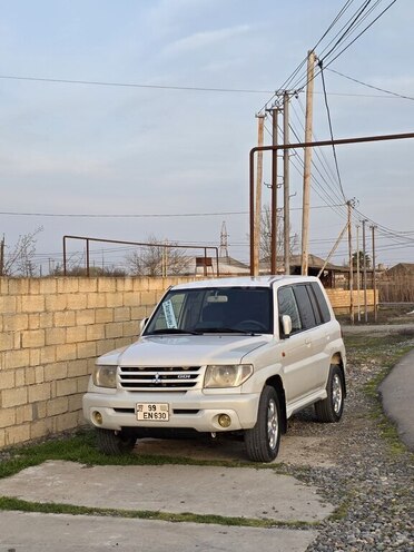 Mitsubishi Pajero io-1