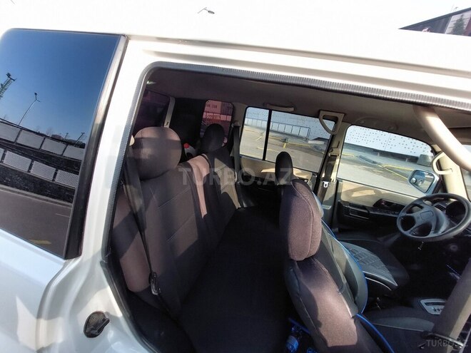 Mitsubishi Pajero io-9