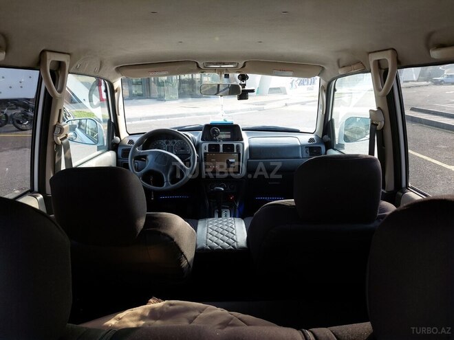 Mitsubishi Pajero io-12