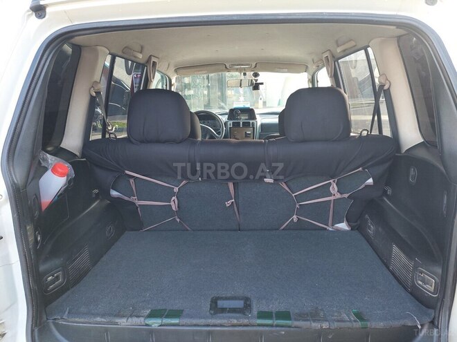 Mitsubishi Pajero io-11