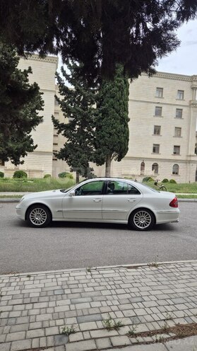 Mercedes E 280-4
