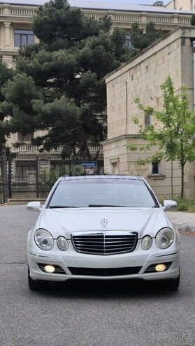 Mercedes E 280-1