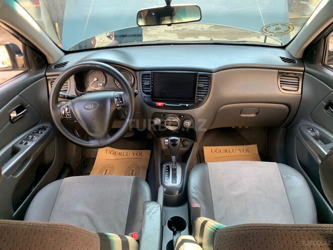 Kia Rio-14