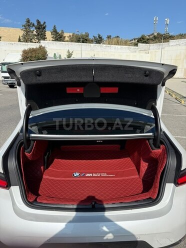 BMW 330-8