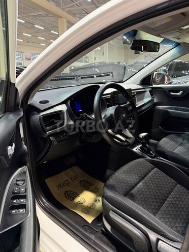 Kia Rio-10