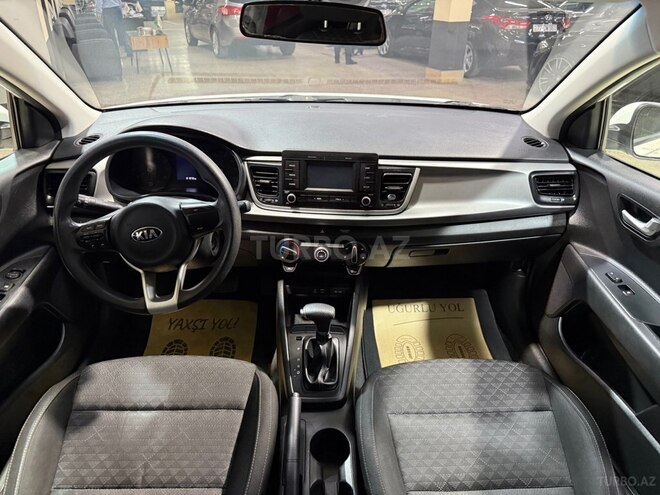 Kia Rio-12