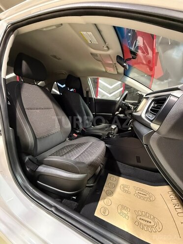 Kia Rio-14