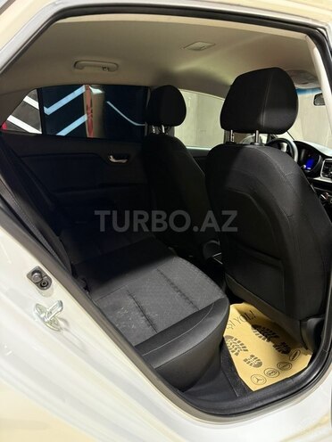 Kia Rio-16