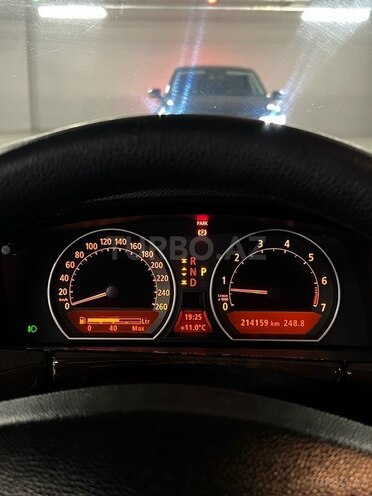 BMW 750-10