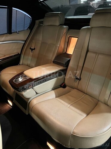 BMW 750-17