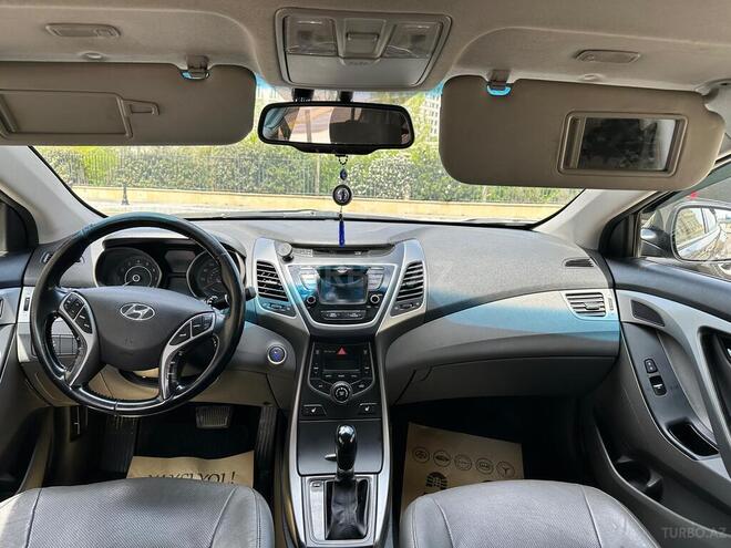 Hyundai Elantra-3