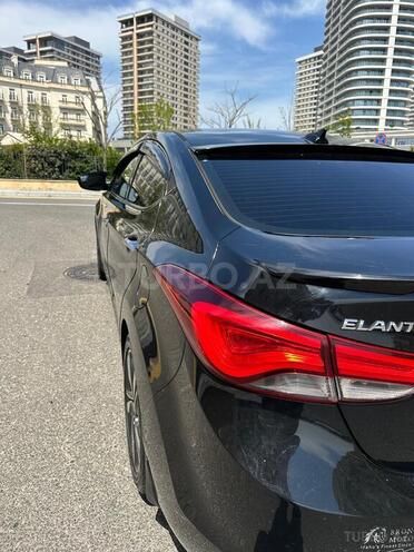 Hyundai Elantra-8