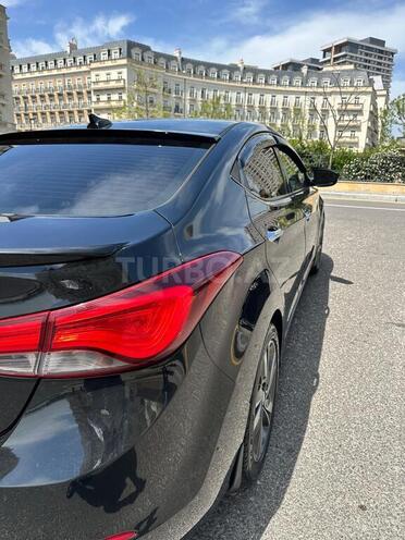 Hyundai Elantra-9