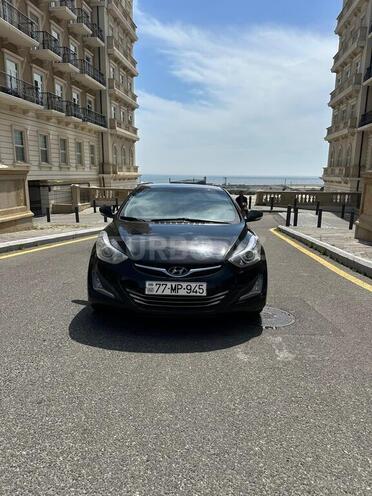 Hyundai Elantra-4