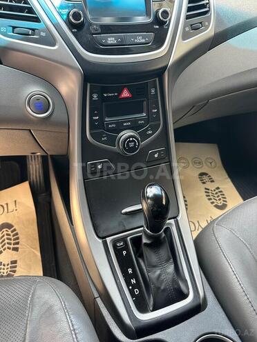 Hyundai Elantra-10