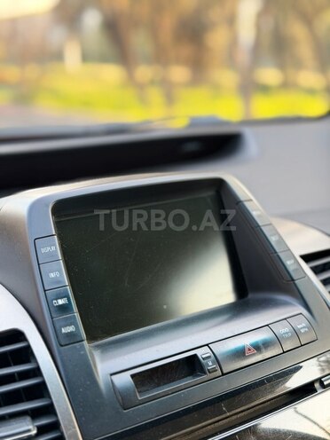 Toyota Prius-13