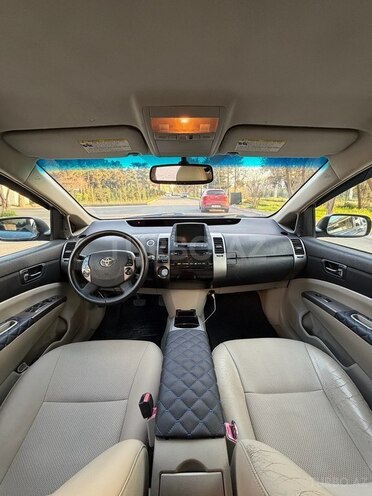 Toyota Prius-11