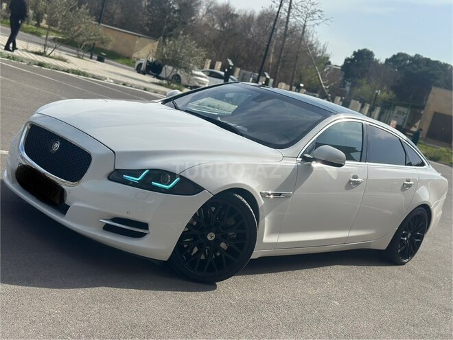 Jaguar XJ-6