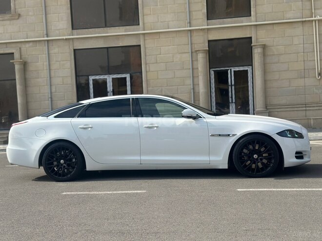 Jaguar XJ-5