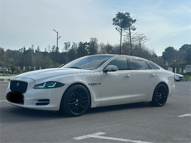 Jaguar XJ-4