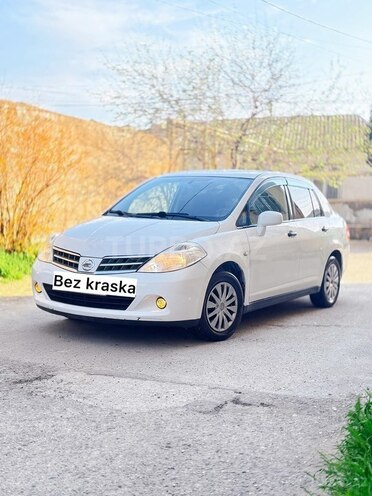 Nissan Tiida-3