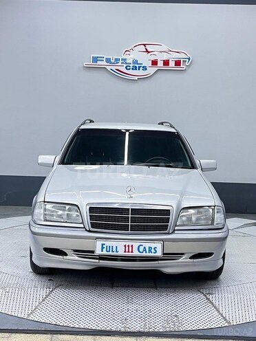 Mercedes C 220-1