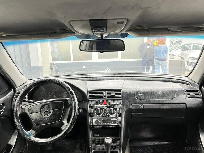Mercedes C 220-9
