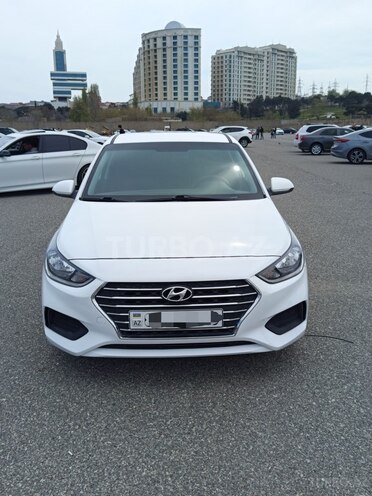 Hyundai Accent-1