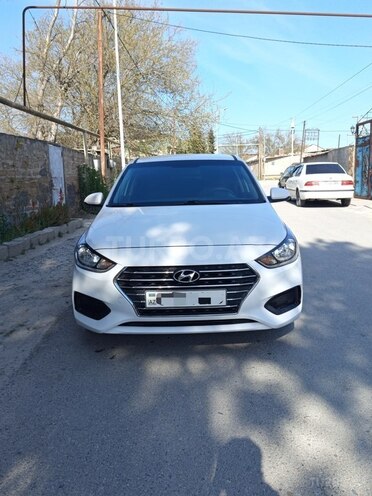 Hyundai Accent-10