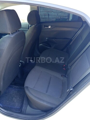 Hyundai Accent-8