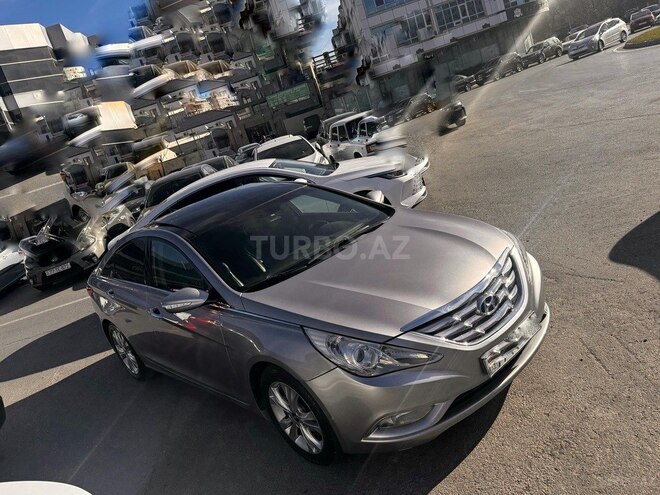 Hyundai Sonata-2