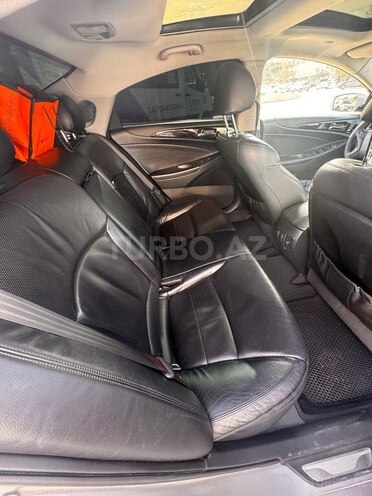 Hyundai Sonata-13