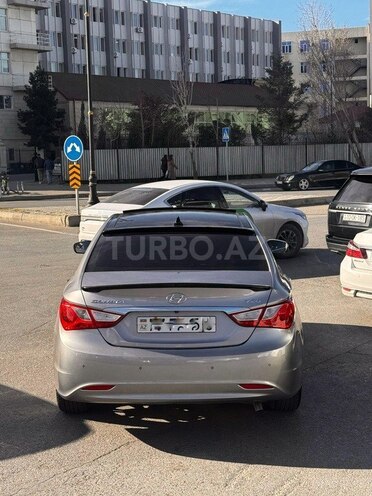 Hyundai Sonata-8