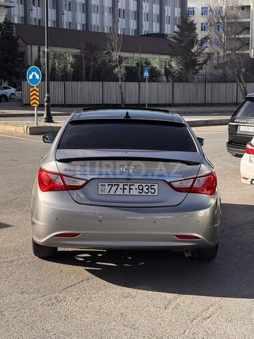 Hyundai Sonata-6