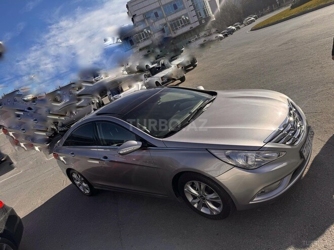 Hyundai Sonata-4