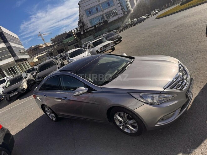 Hyundai Sonata-5