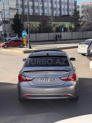 Hyundai Sonata-9
