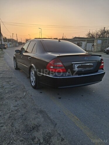 Mercedes E 240-2